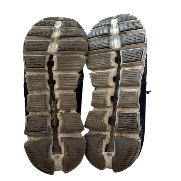 On Running Cloud Shoes Women’s 7 Black White - Picture 8 of 11